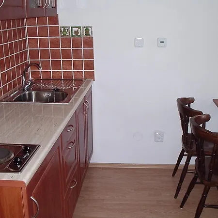 Apartman Adam 25 *